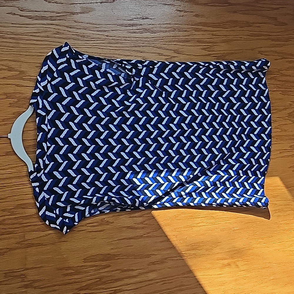 Chevron Patterned Blue Top - Picture 4 of 5